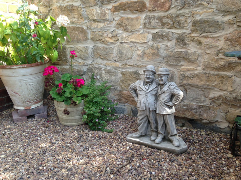 (NEW) Laurel & HardyGarden Stone OrnamentsConcrete ornamentClassic