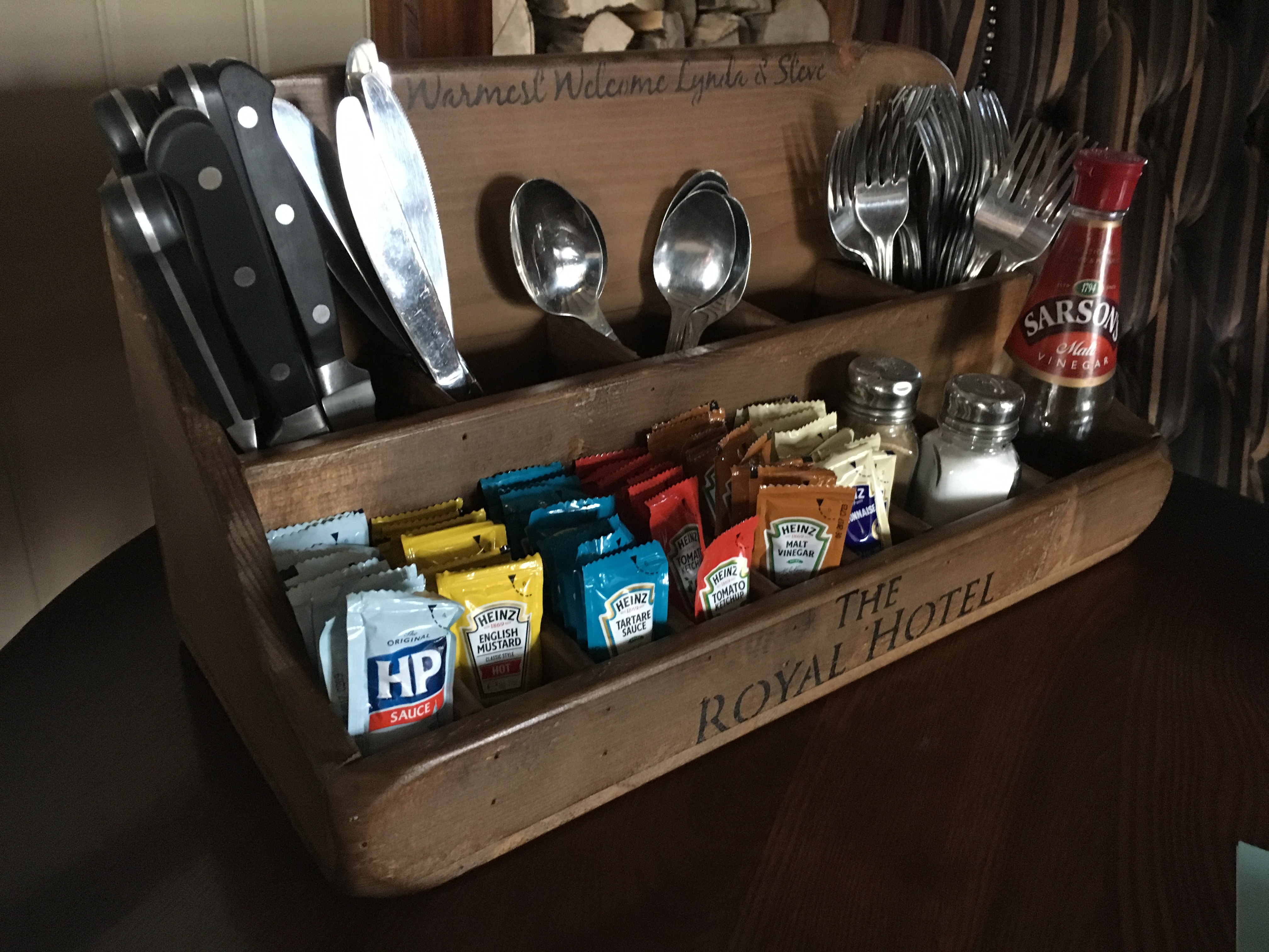 (NEW) Swansea Large Cutlery & Condiment Holder,Sauce Sachets salt